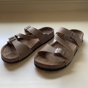 Outwoods size 6.0 sandal